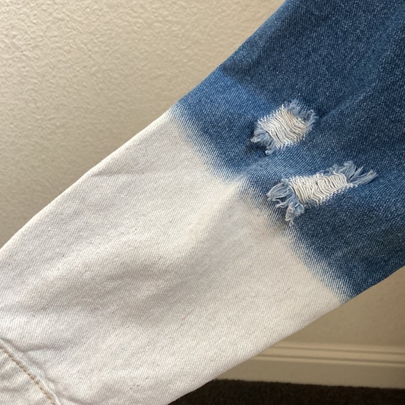 🎉HP🎉Boom Boom Jeans Women’s Blenched-Dip Cropped Boyfriend Denim Jacket Blue - Picture 14 of 15